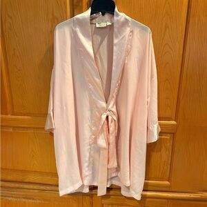 Victoria’s Secret Peach Silky Satin Robe One Size Fits All
